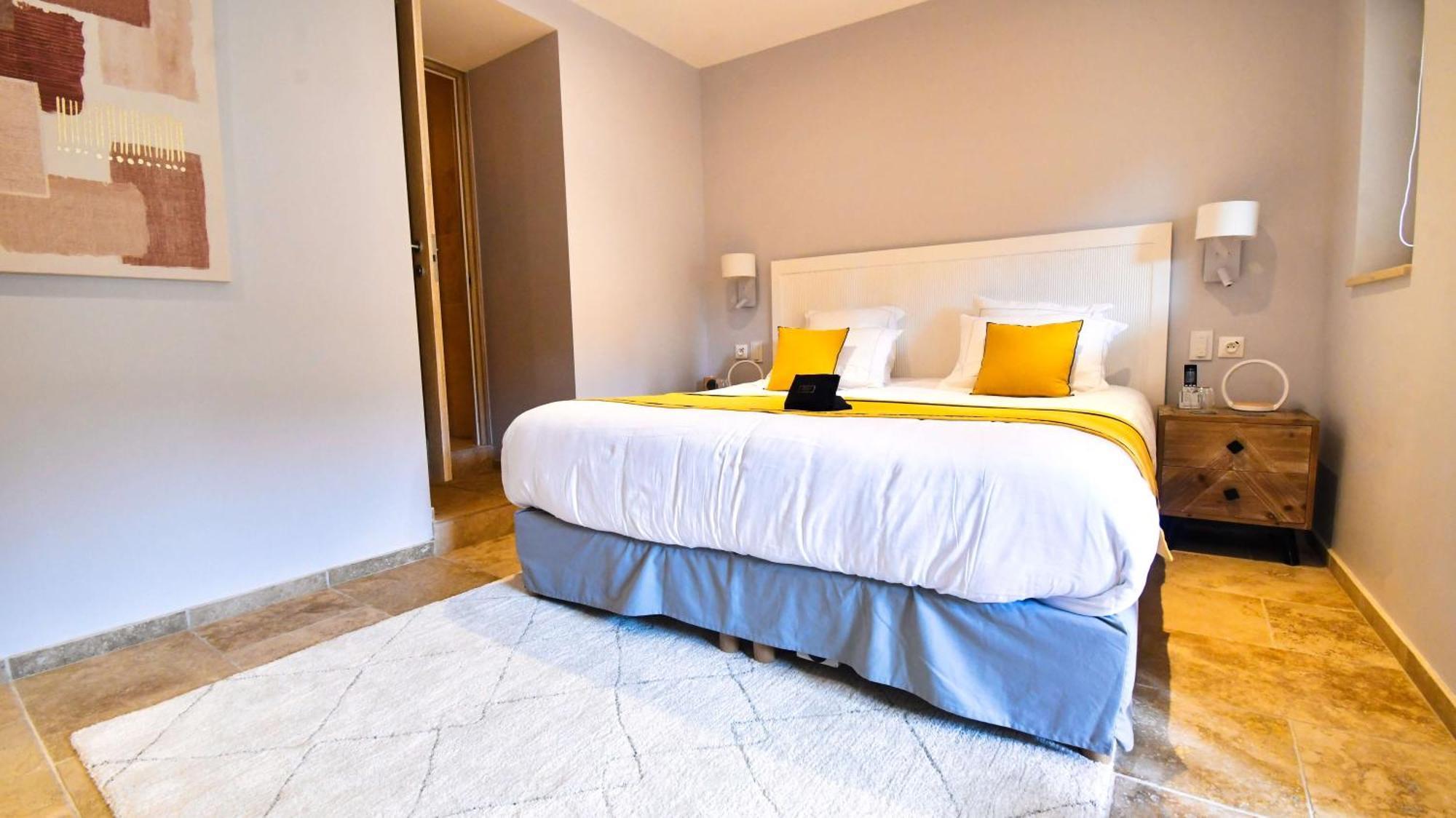Domaine Ribiera, Hotel 5 Etoiles, Spa & Golf - Forcalquier Niozelles Exterior foto